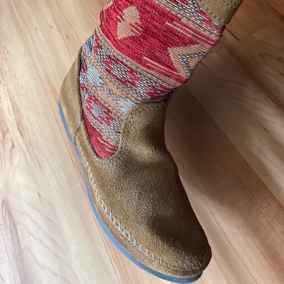 Minnetonka Baja boot - Picture 2 of 10